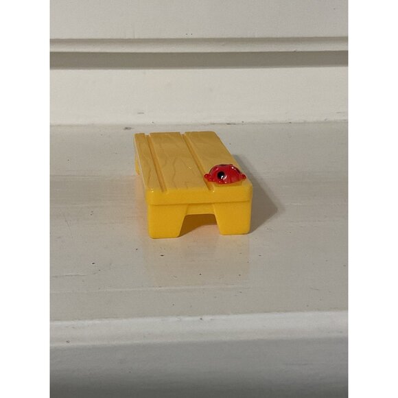 Fisher Price Little People Yellow Picnic Bench With Ladybug - Picture 2 of 5